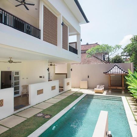 Donguri House Bali Acomodação com café da manhã Jimbaran Exterior foto