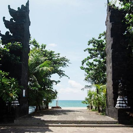 Donguri House Bali Acomodação com café da manhã Jimbaran Exterior foto