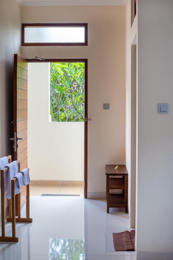 Donguri House Bali Acomodação com café da manhã Jimbaran Exterior foto